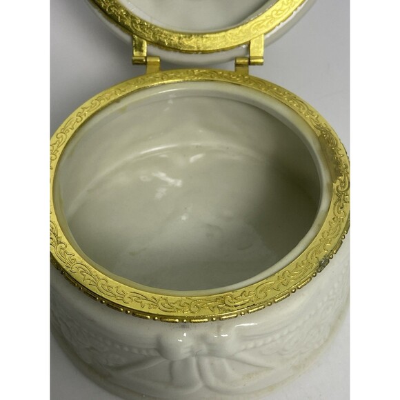 Porcelain Angel Trinket Box with Gold Trim Holding A Bird W Bird House Hinged - Picture 3 of 12